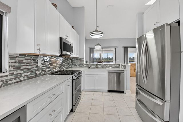 10920 Lakemore Lane 201, Boca Raton, FL 33498