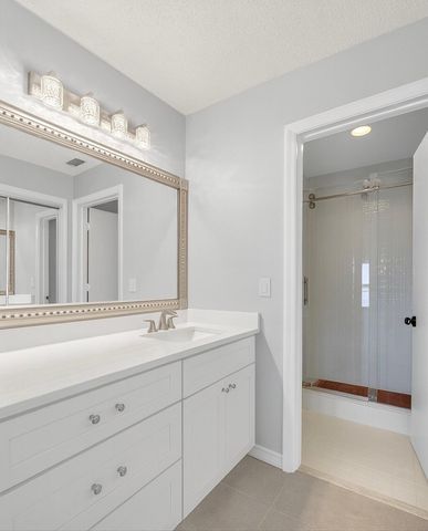 10920 Lakemore Lane 201, Boca Raton, FL 33498