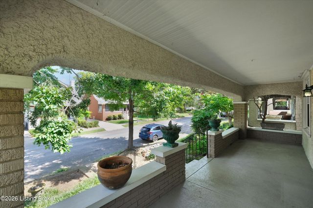2216 Eastview Ave, Louisville, KY 40205