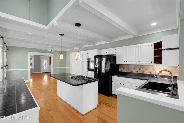 2216 Eastview Ave, Louisville, KY 40205