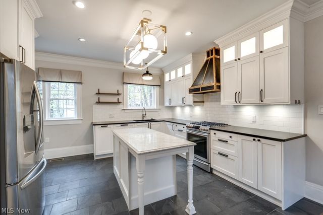 456 Merriman Road, Akron, OH 44303
