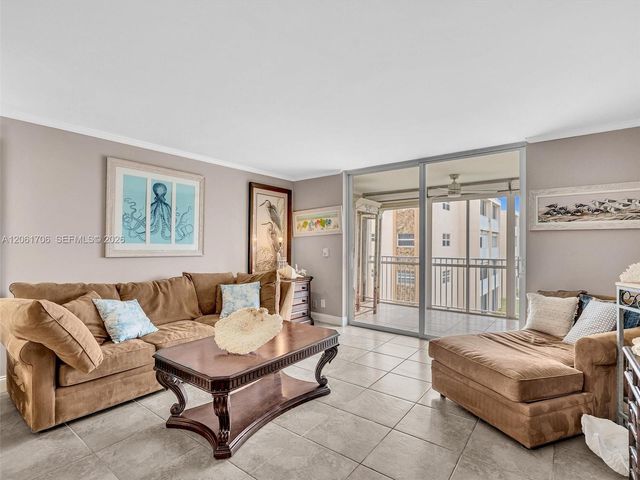 201 SE 11th Terrace 303, Dania Beach, FL 33004