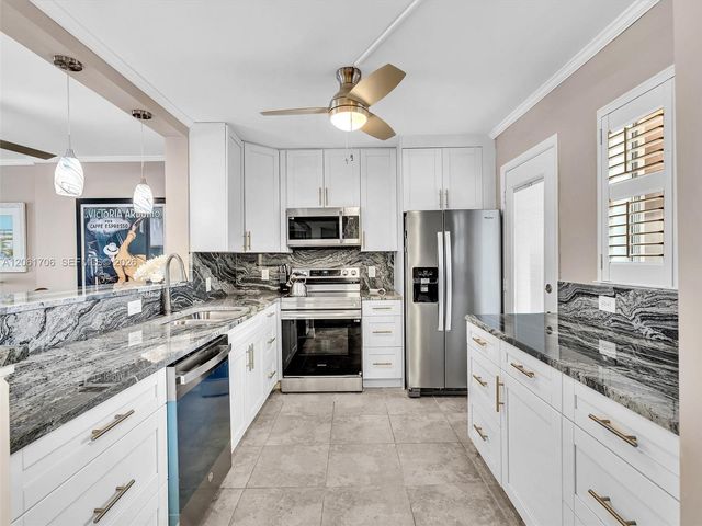 201 SE 11th Terrace 303, Dania Beach, FL 33004