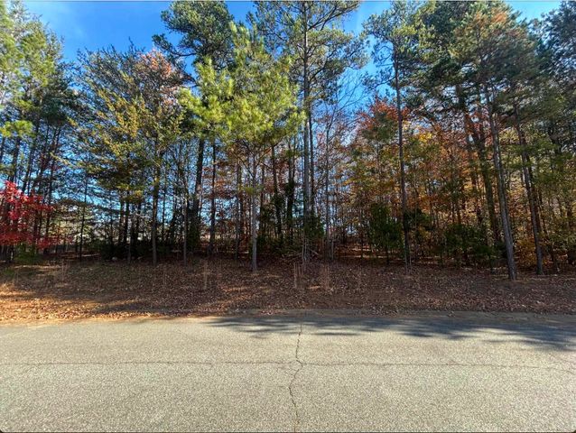 305 Lawtonwood Lane, Spartanburg, SC 29376