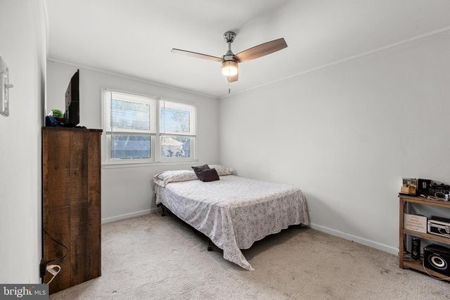 127 WEDGEFIELD DR, New Castle, DE 19720