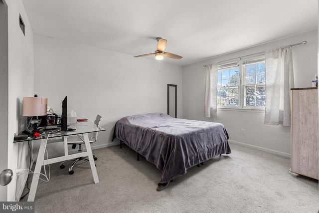 127 WEDGEFIELD DR, New Castle, DE 19720