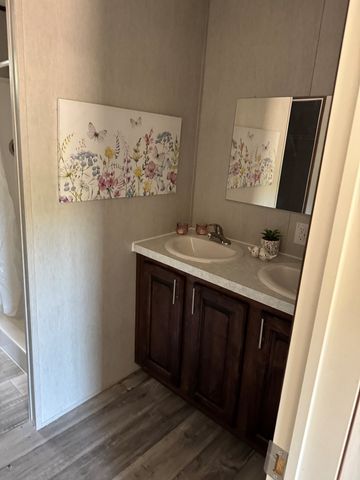 215 York, Kinsey, AL 36303