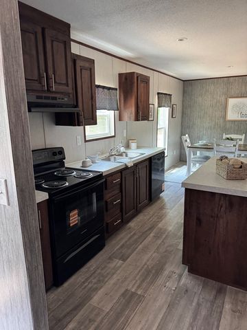 215 York, Kinsey, AL 36303