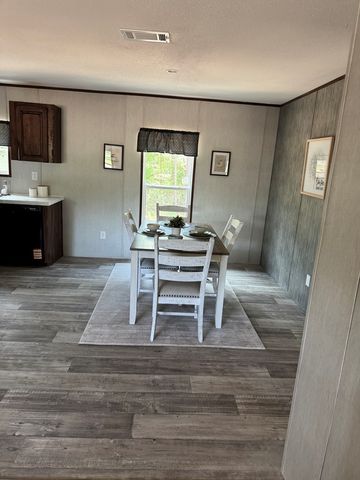215 York, Kinsey, AL 36303