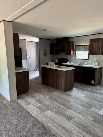 215 York, Kinsey, AL 36303