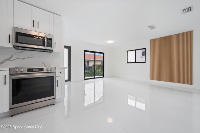 1112 SW 11th Avenue, Miami, FL 33129
