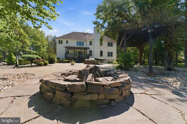 97 UNION RD, Frenchtown, NJ 08825