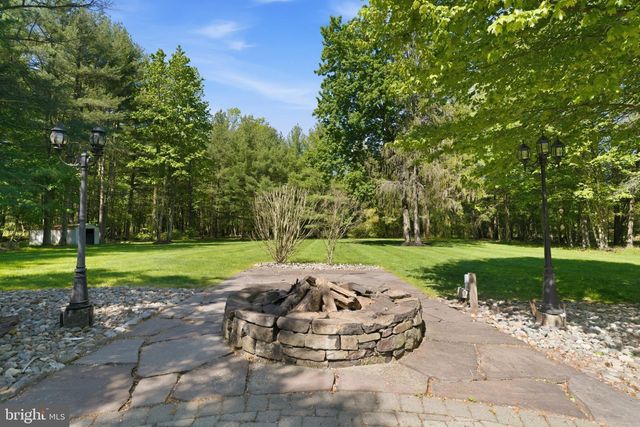 97 UNION RD, Frenchtown, NJ 08825