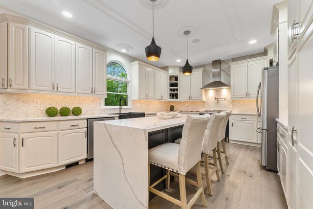 97 UNION RD, Frenchtown, NJ 08825