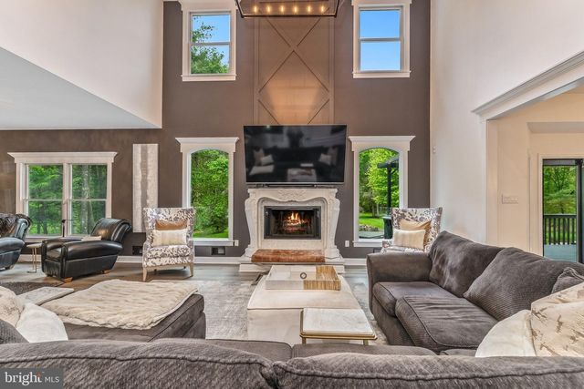 97 UNION RD, Frenchtown, NJ 08825