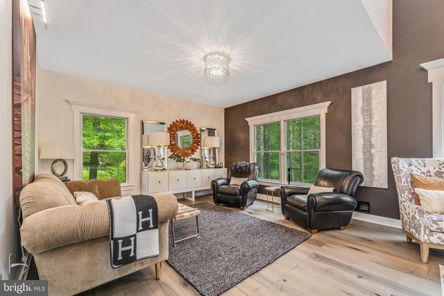 97 UNION RD, Frenchtown, NJ 08825