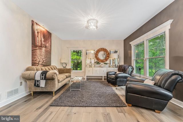 97 UNION RD, Frenchtown, NJ 08825