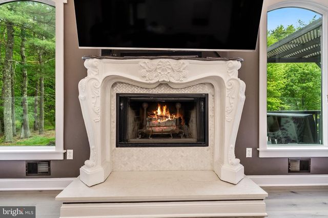 97 UNION RD, Frenchtown, NJ 08825