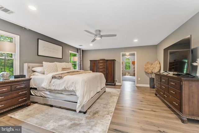 97 UNION RD, Frenchtown, NJ 08825