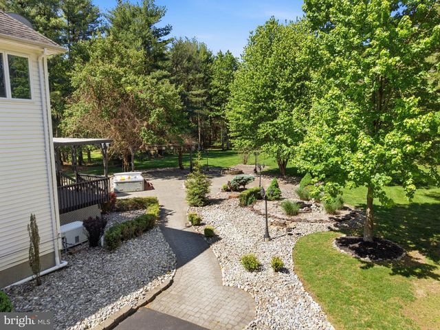 97 UNION RD, Frenchtown, NJ 08825