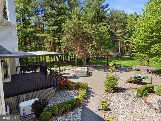 97 UNION RD, Frenchtown, NJ 08825