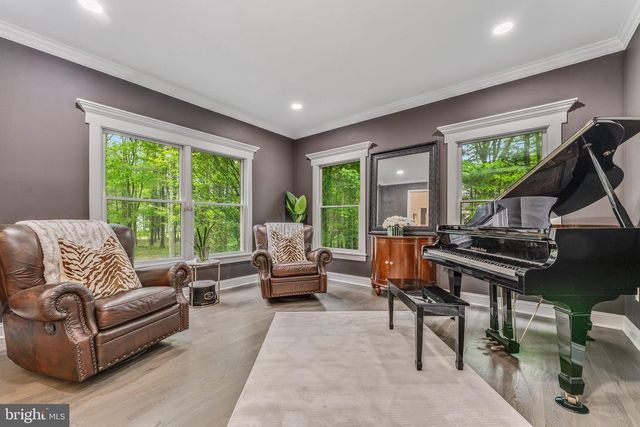 97 UNION RD, Frenchtown, NJ 08825