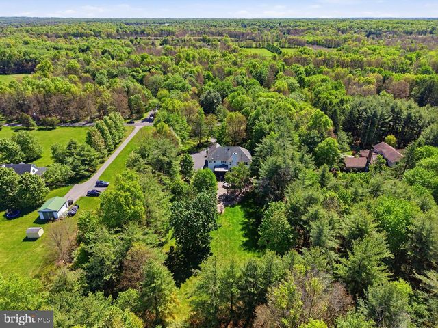 97 UNION RD, Frenchtown, NJ 08825