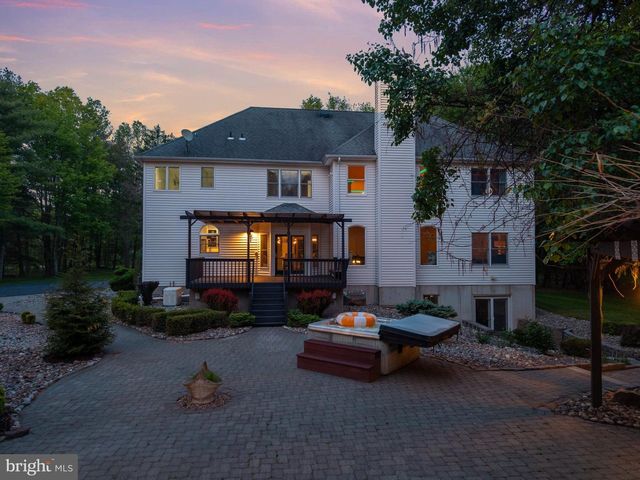97 UNION RD, Frenchtown, NJ 08825