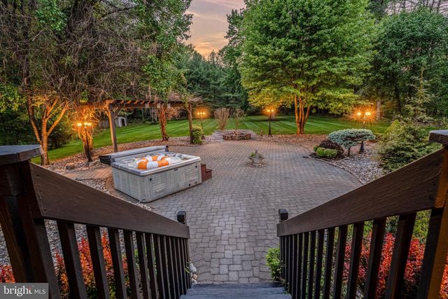 97 UNION RD, Frenchtown, NJ 08825