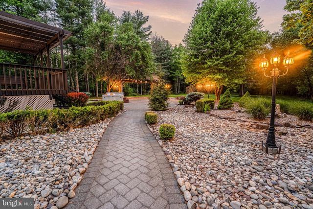97 UNION RD, Frenchtown, NJ 08825