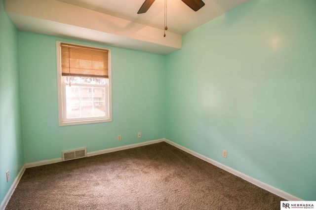 6317 N 68th Street, Omaha, NE 68104