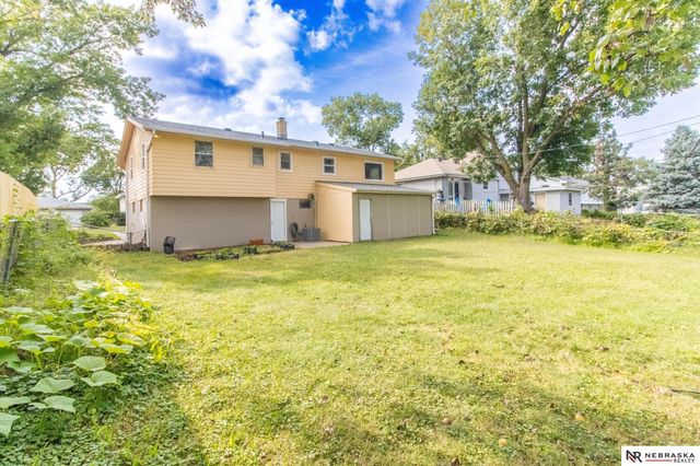 6317 N 68th Street, Omaha, NE 68104