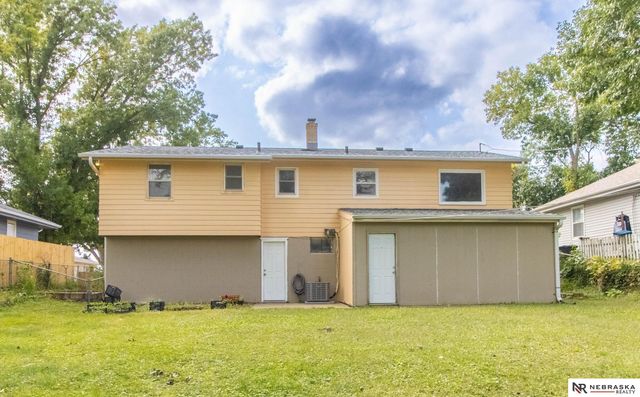 6317 N 68th Street, Omaha, NE 68104