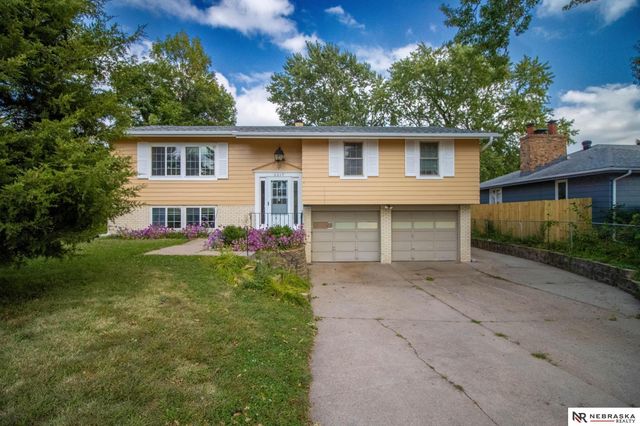 6317 N 68th Street, Omaha, NE 68104