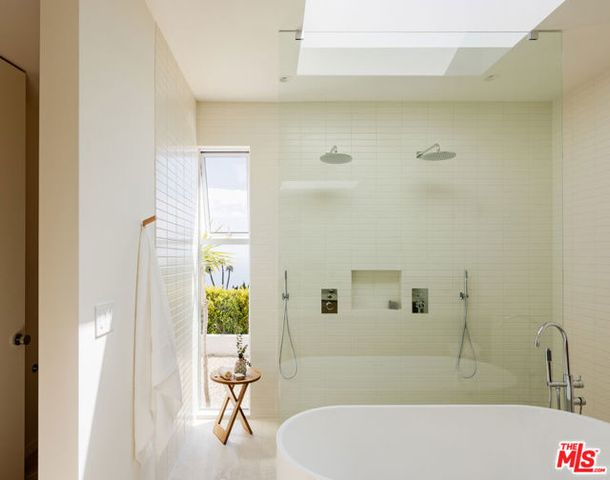 16705 Charmel Lane, Pacific Palisades (los Angeles), CA 90272