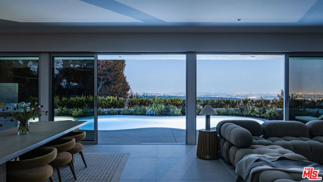 16705 Charmel Lane, Pacific Palisades (los Angeles), CA 90272