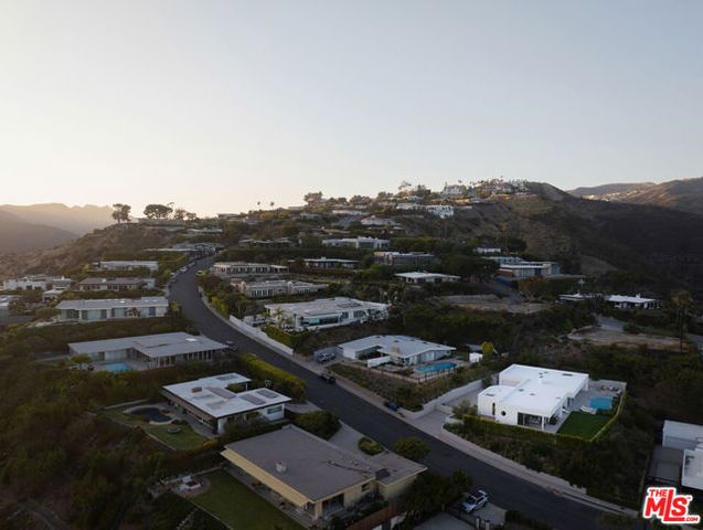 16705 Charmel Lane, Pacific Palisades (los Angeles), CA 90272