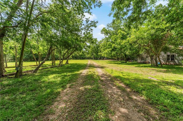 10840 Fm-442, Boling, TX 77420