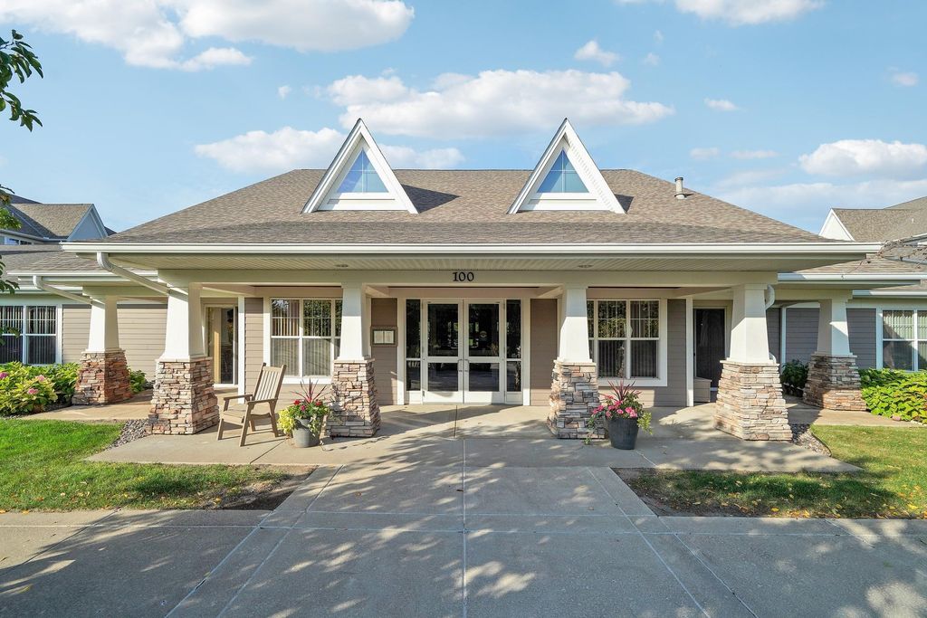 100 Clydesdale Trail 128, Medina, MN 55340 — exterior