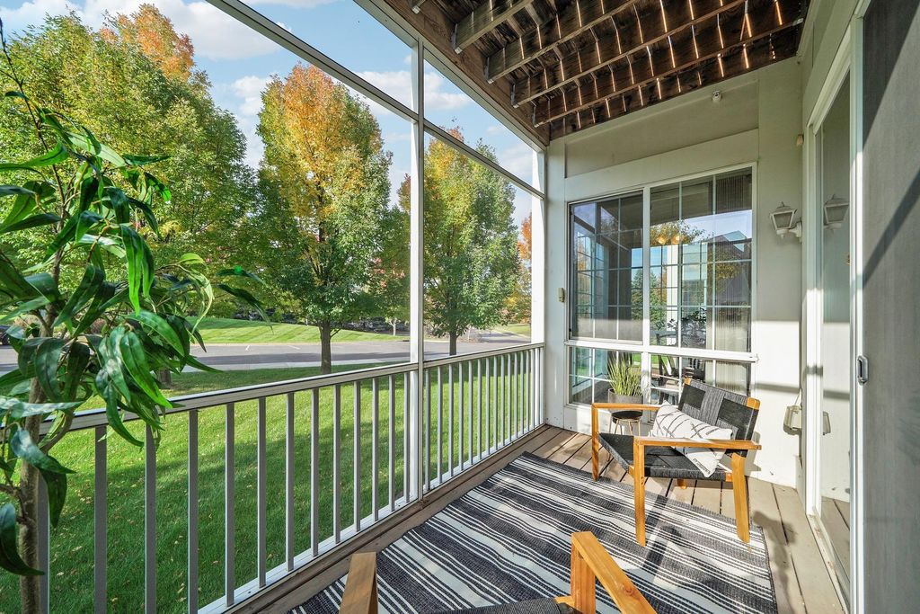 100 Clydesdale Trail 128, Medina, MN 55340 — photo 2