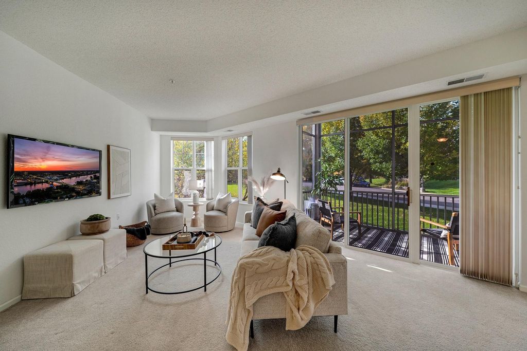 100 Clydesdale Trail 128, Medina, MN 55340 — photo 4
