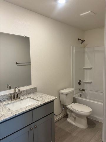 8126 E County Rd 114, Midland, TX 79706