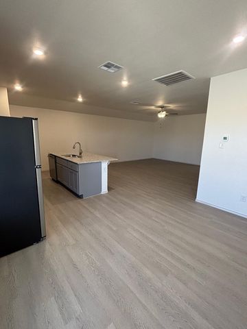 8126 E County Rd 114, Midland, TX 79706