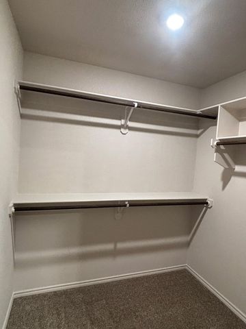 8126 E County Rd 114, Midland, TX 79706