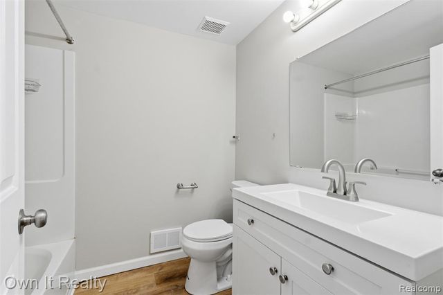 16253 Terrace Village Drive, Taylor, MI 48180