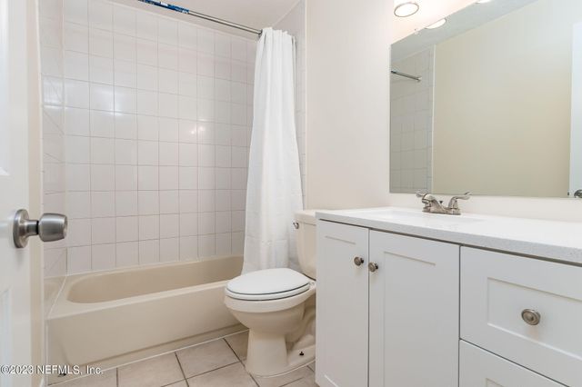 1735 EL CAMINO Road 5, Jacksonville, FL 32216