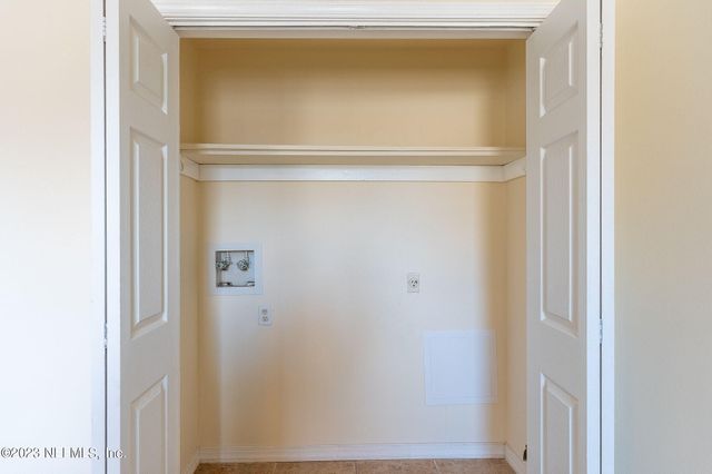 1735 EL CAMINO Road 5, Jacksonville, FL 32216