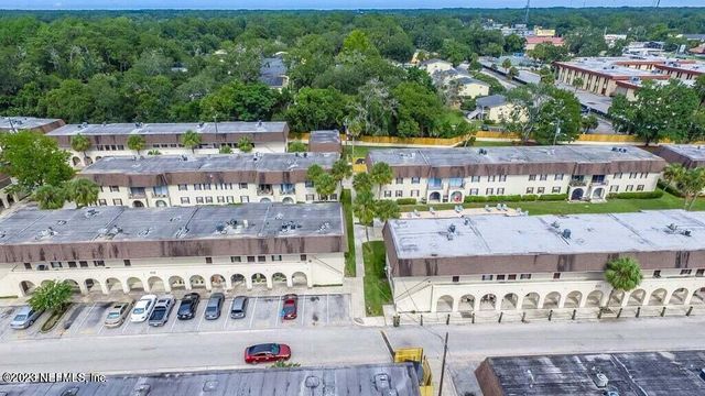 1735 EL CAMINO Road 5, Jacksonville, FL 32216