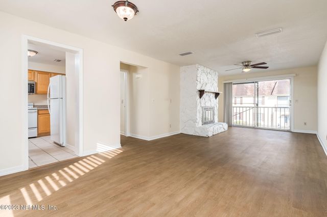 1735 EL CAMINO Road 5, Jacksonville, FL 32216