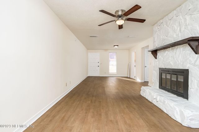 1735 EL CAMINO Road 5, Jacksonville, FL 32216